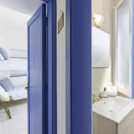 Dimora Sul Porto Apartment