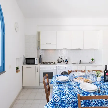 Dimora Sul Porto Apartment *