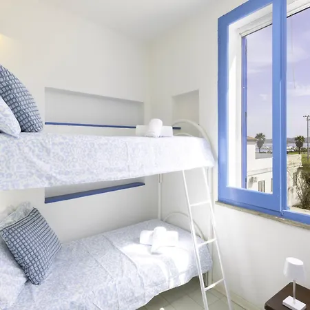 Dimora Sul Porto Apartment *